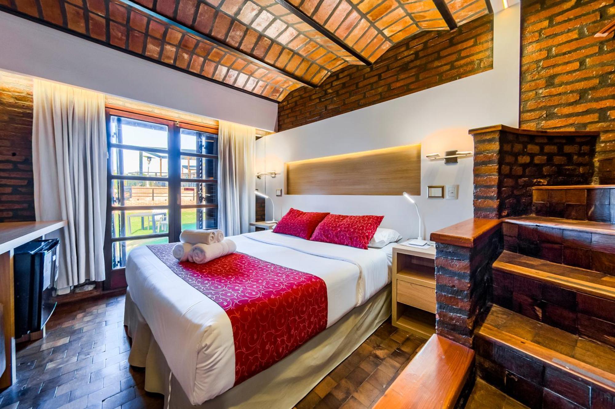 ויז'ה קרלוס פאס Portal Del Lago Hotel מראה חיצוני תמונה